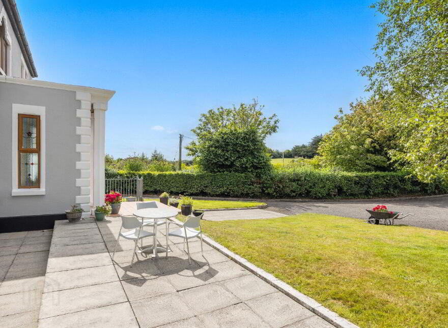 103 Belfast Road, Saintfield, BT24 7HE