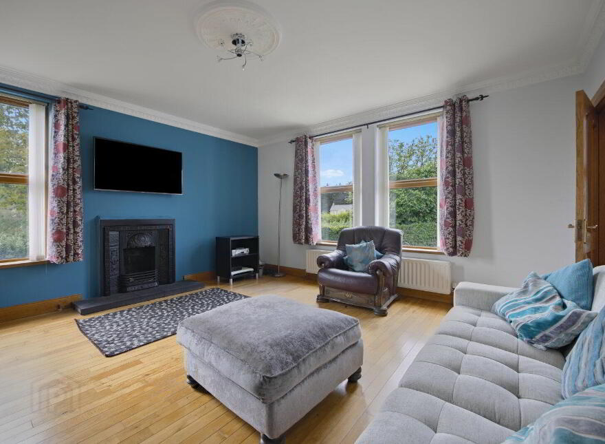 103 Belfast Road, Saintfield, BT24 7HE