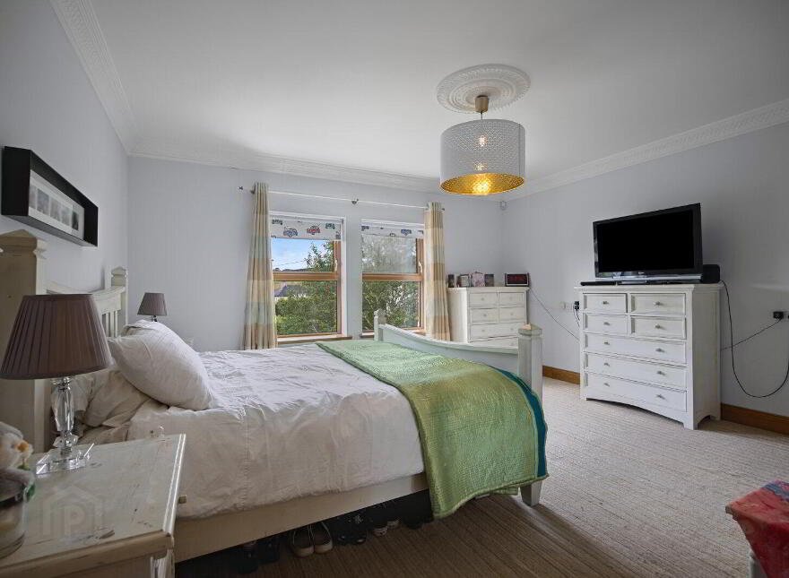 103 Belfast Road, Saintfield, BT24 7HE
