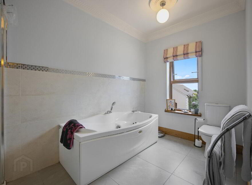 103 Belfast Road, Saintfield, BT24 7HE