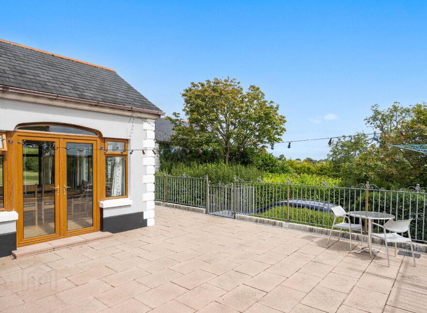 103 Belfast Road, Saintfield, BT24 7HE