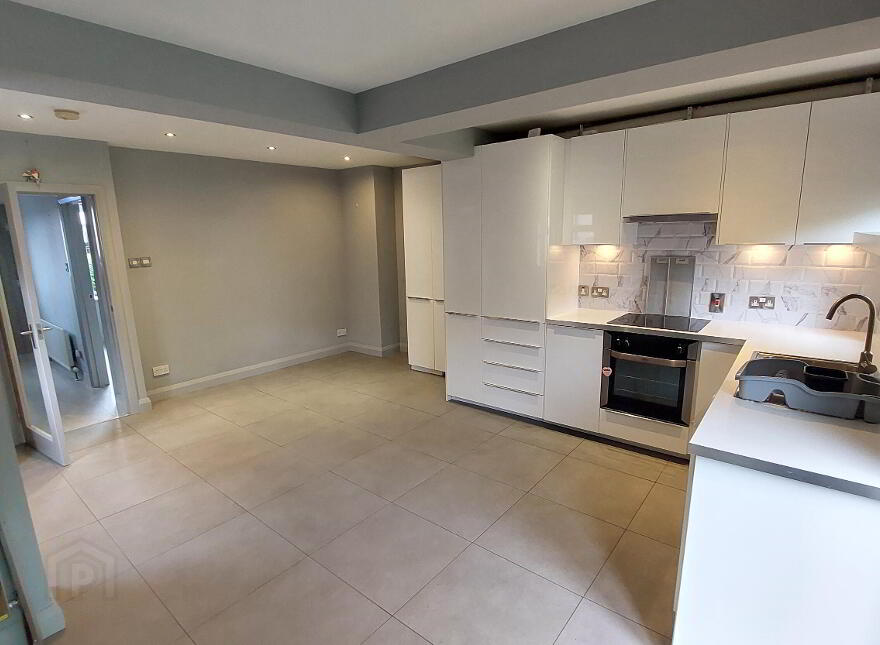 24 Lucerne Parade, Stranmillis, Belfast, BT9 5FT