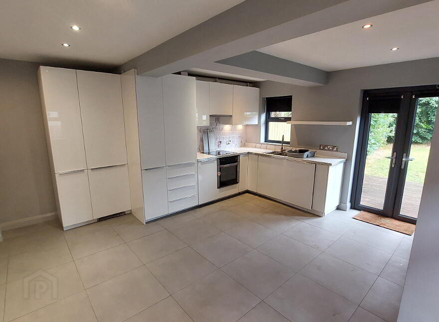 24 Lucerne Parade, Stranmillis, Belfast, BT9 5FT