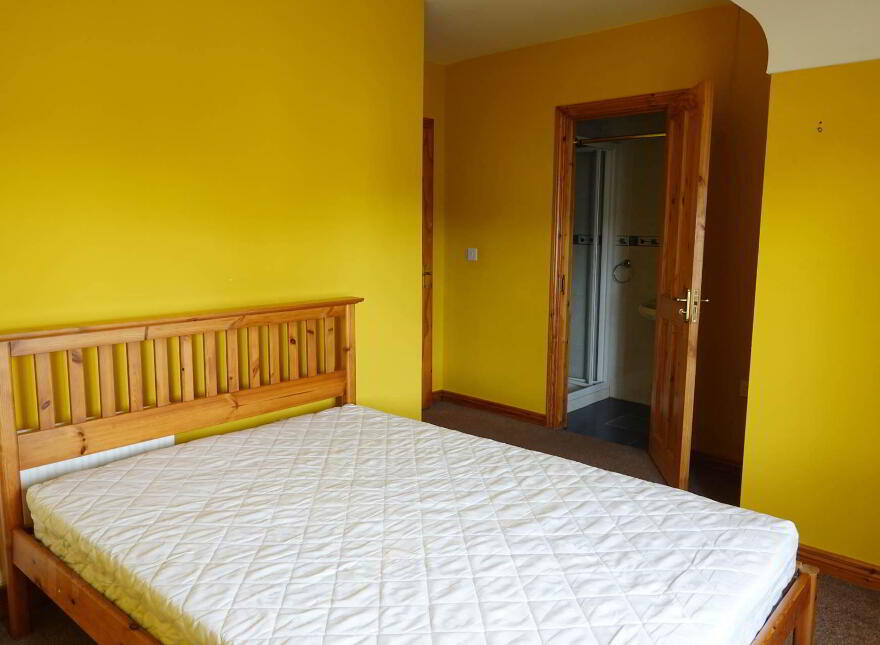 7 Drumclay Court, Enniskillen, BT74 6NS