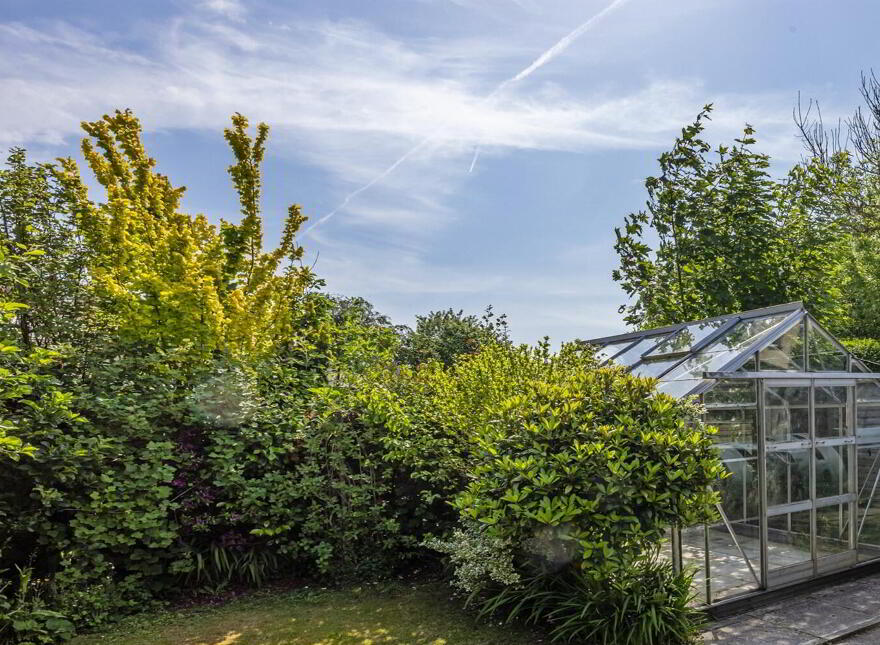 146 Haypark Avenue, Ormeau Road, Belfast, BT7 3FG