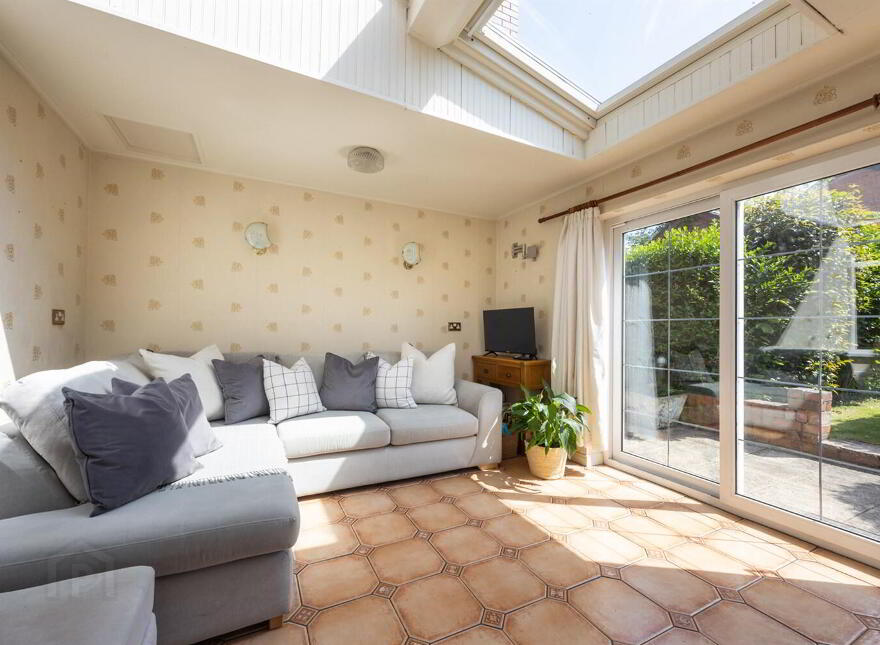 146 Haypark Avenue, Ormeau Road, Belfast, BT7 3FG