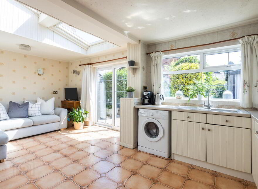 146 Haypark Avenue, Ormeau Road, Belfast, BT7 3FG