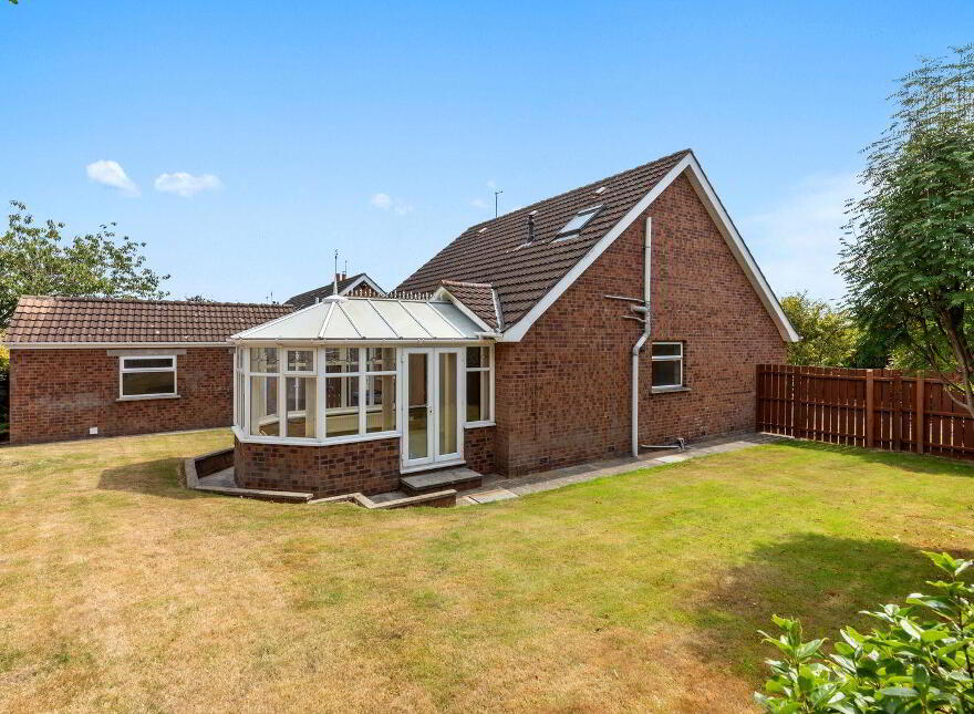 10 Fernbank Gardens, Bangor, BT19 6GD