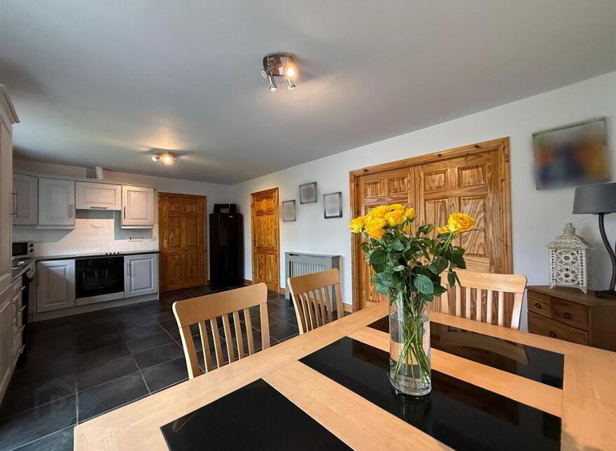 15 Friarshill Close, Ballaghaderreen, F45NY98