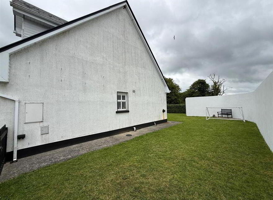 15 Friarshill Close, Ballaghaderreen, F45NY98