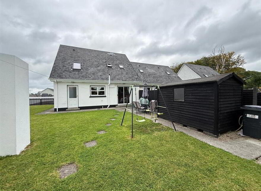 15 Friarshill Close, Ballaghaderreen, F45NY98