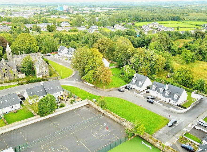 15 Friarshill Close, Ballaghaderreen, F45NY98