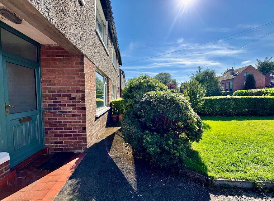 15 Hillside Crescent, Belfast, BT9 5EN