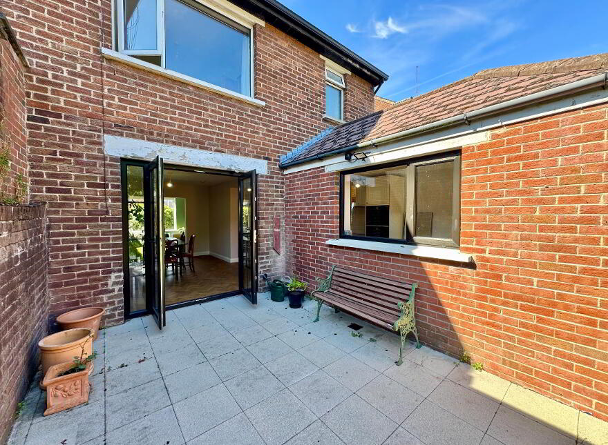 15 Hillside Crescent, Belfast, BT9 5EN