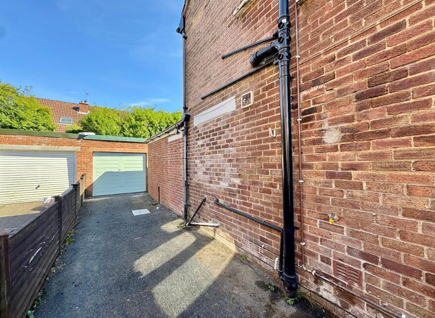 15 Hillside Crescent, Belfast, BT9 5EN