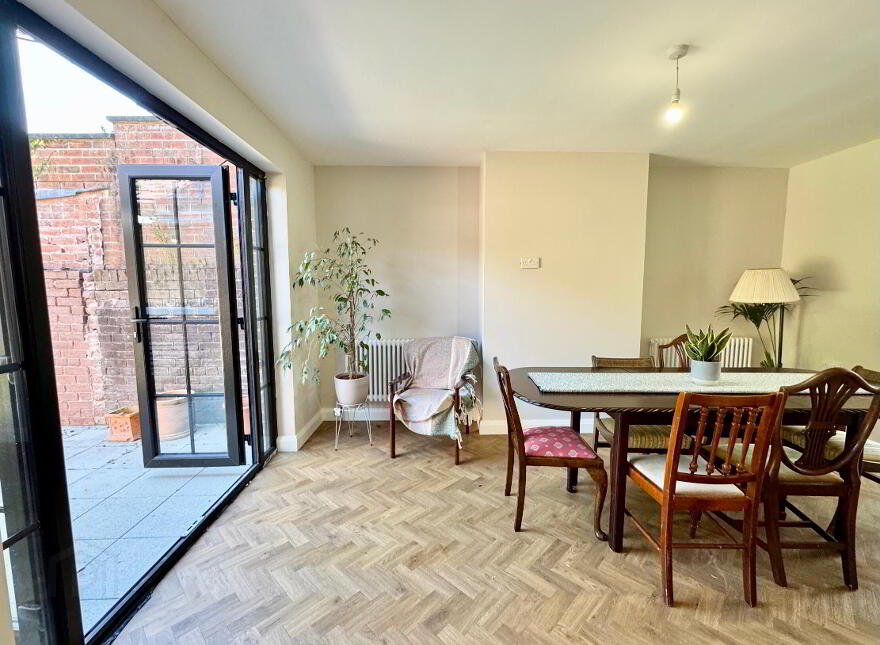 15 Hillside Crescent, Belfast, BT9 5EN
