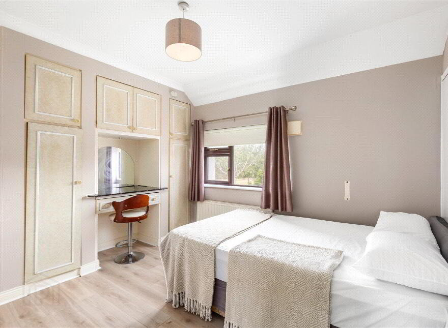 Sea Breeze, 23 Saint Laurences Park, Wicklow Town, A67CP79