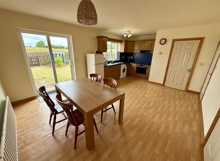 16 Cherryvale, Ballyhaunis, F35CX82