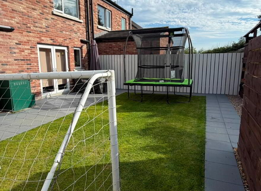 32 Millbank Grove, Ballynahinch, BT24 8WQ