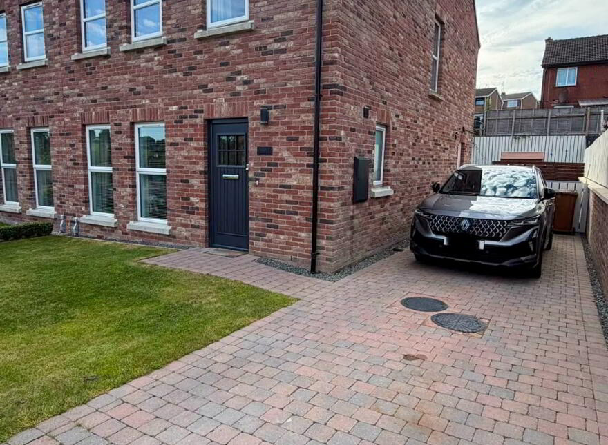 32 Millbank Grove, Ballynahinch, BT24 8WQ