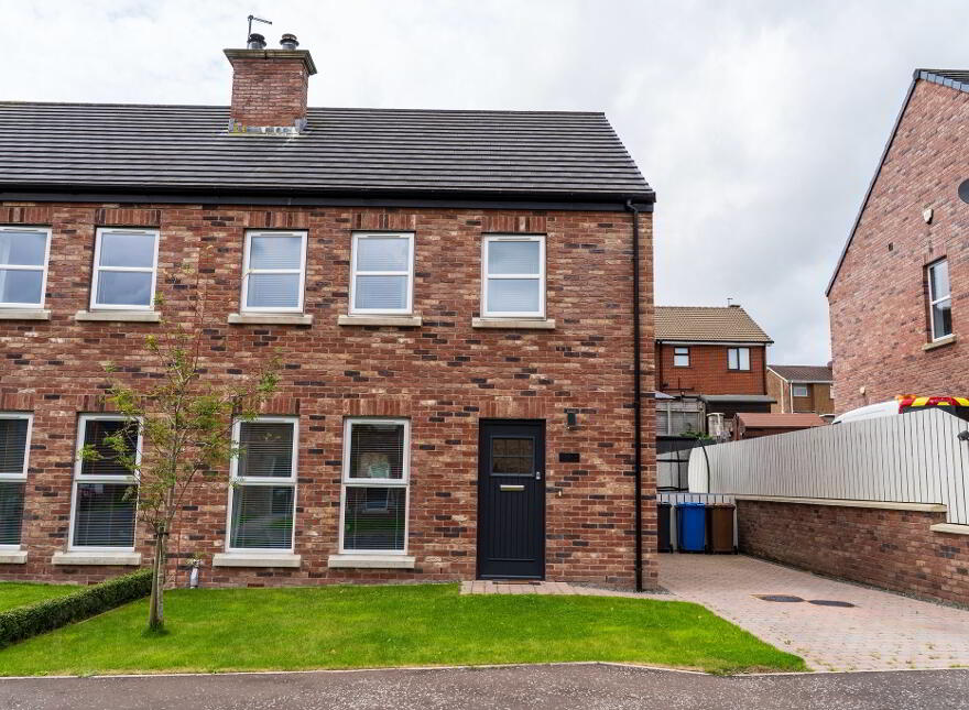 32 Millbank Grove, Ballynahinch, BT24 8WQ