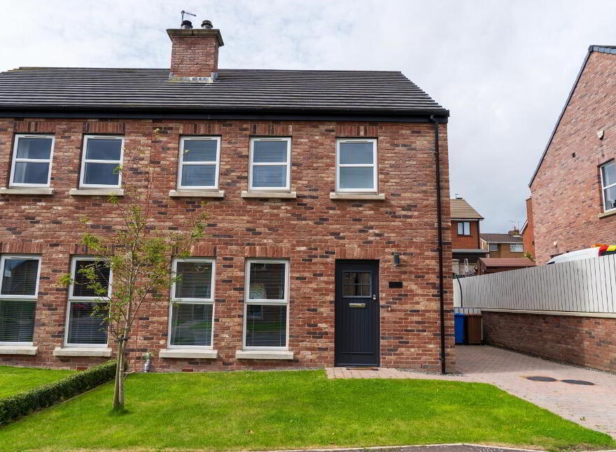 32 Millbank Grove, Ballynahinch, BT24 8WQ