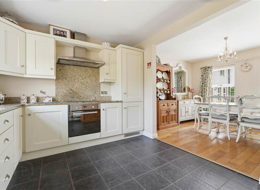 10 Grangefield, Toomebridge, BT41 3TZ