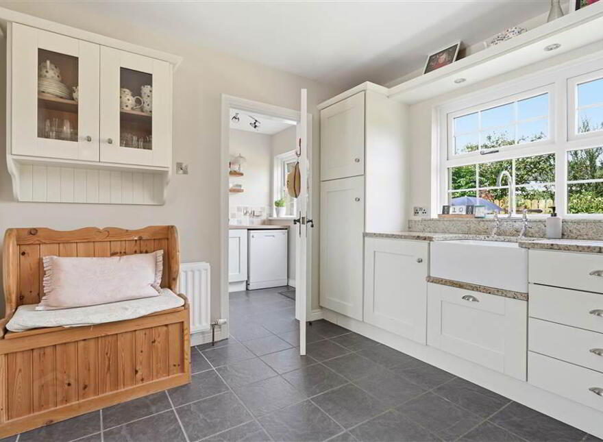 10 Grangefield, Toomebridge, BT41 3TZ
