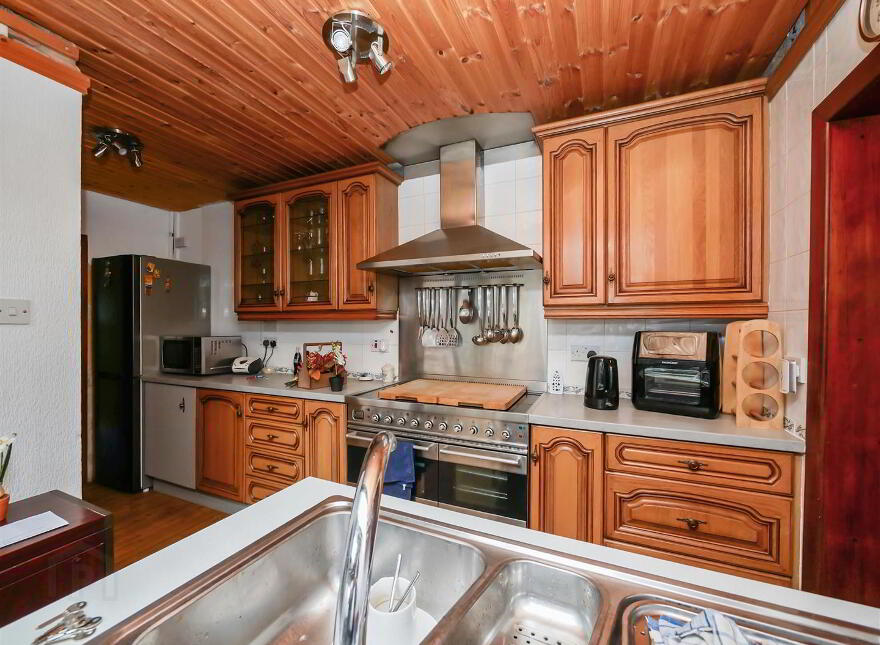 5 Breda Gardens, School Road, Belfast, BT8 6BZ