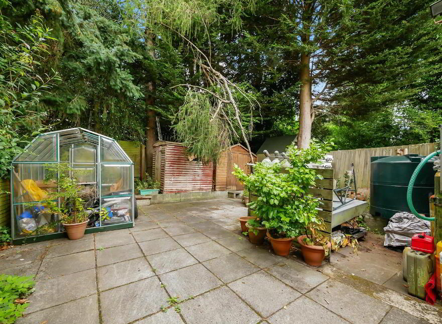 5 Breda Gardens, School Road, Belfast, BT8 6BZ