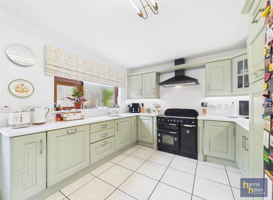 18 Hollywood Grove, Newry, BT34 2JT