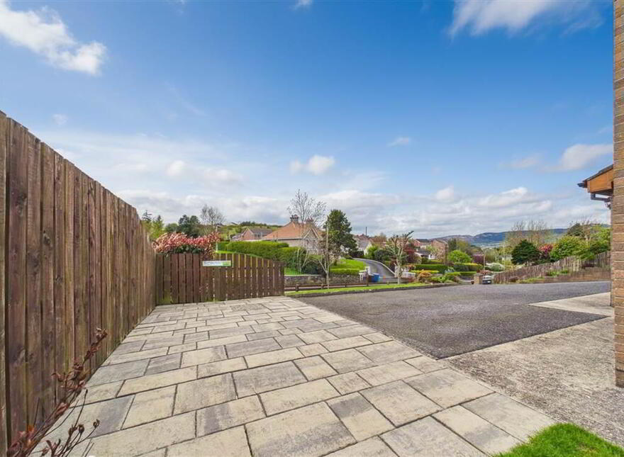 18 Hollywood Grove, Newry, BT34 2JT