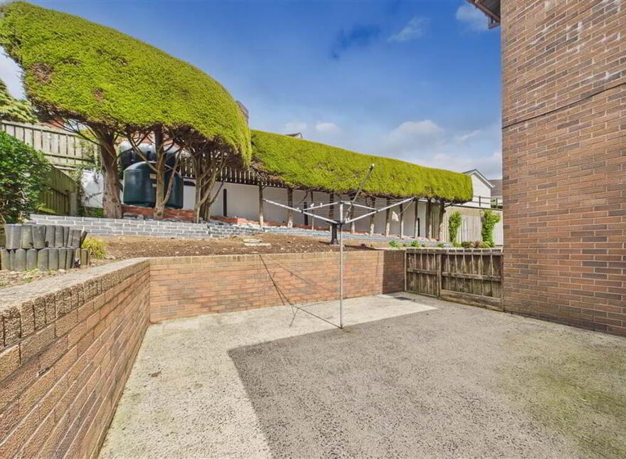 18 Hollywood Grove, Newry, BT34 2JT