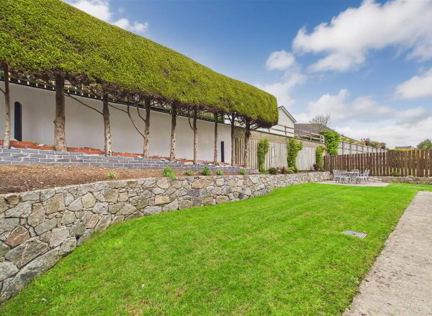 18 Hollywood Grove, Newry, BT34 2JT
