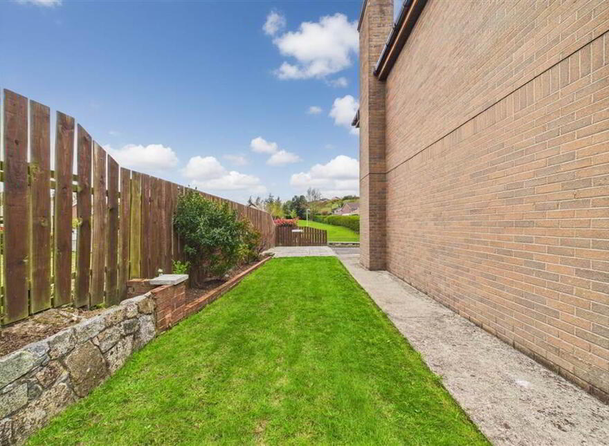 18 Hollywood Grove, Newry, BT34 2JT