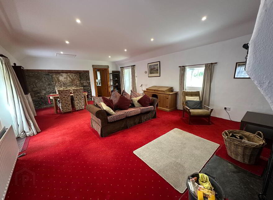 8a Eglish Road, Broughshane, Ballymena, BT43 7LD