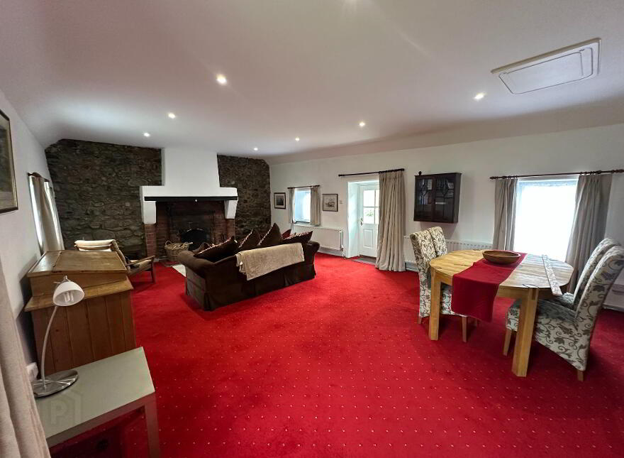 8a Eglish Road, Broughshane, Ballymena, BT43 7LD