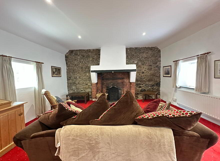 8a Eglish Road, Broughshane, Ballymena, BT43 7LD