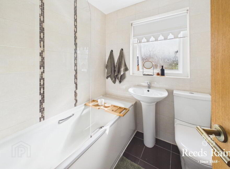 21 Lagmore Meadows, Dunmurry, Belfast, BT17 0TE