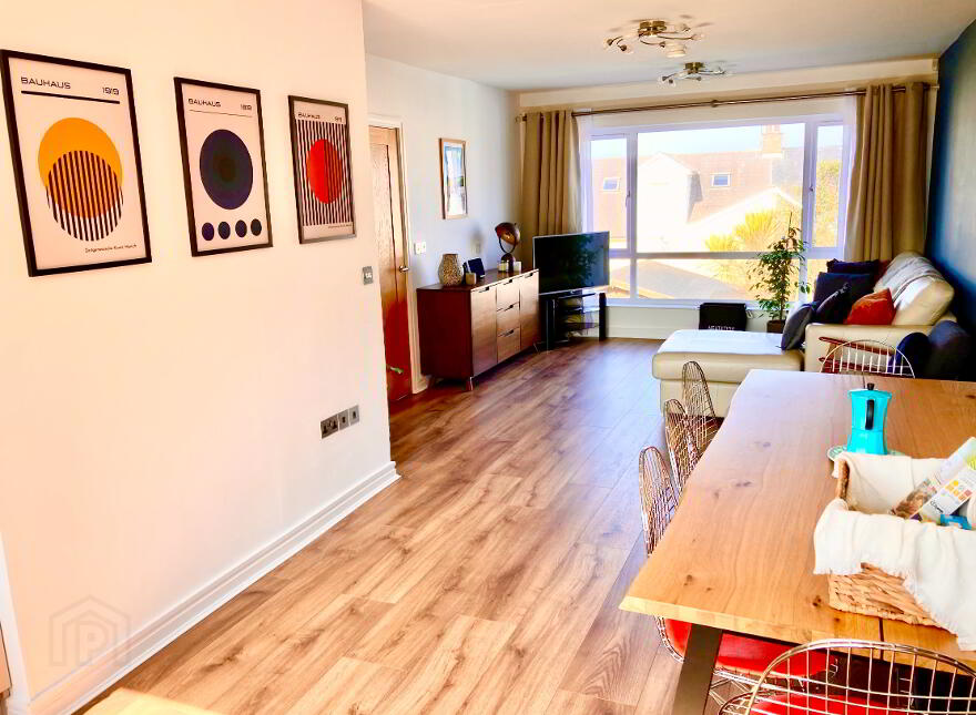STUDENT LET 2026-27, 10 Old Church Court, Portstewart, BT55 7WB