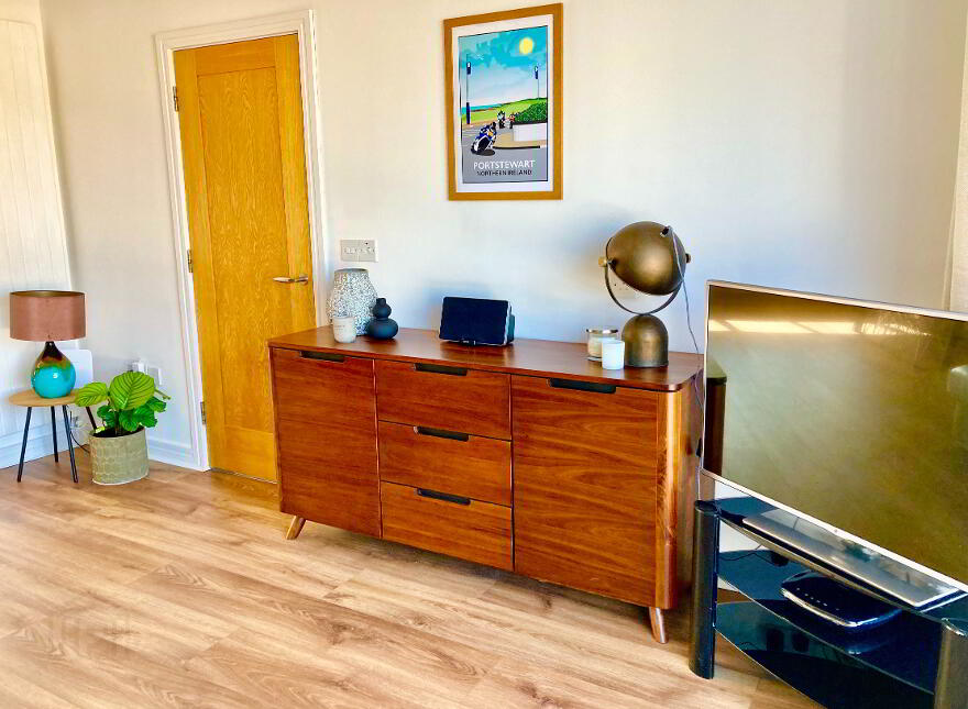 STUDENT LET 2026-27, 10 Old Church Court, Portstewart, BT55 7WB
