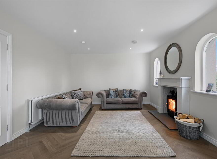 42 Loughries Road, Newtownards, BT23 8RW