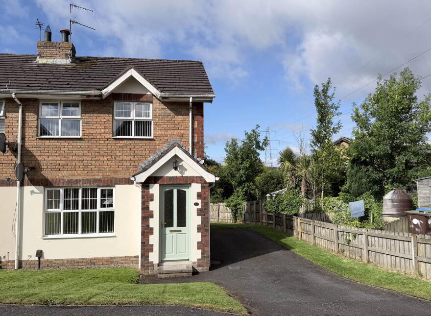 44 Manorwood, Knightsbridge, Derry, BT47 6FD photo