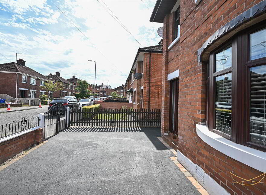 16 Mountainview Parade, Belfast, BT14 7GY