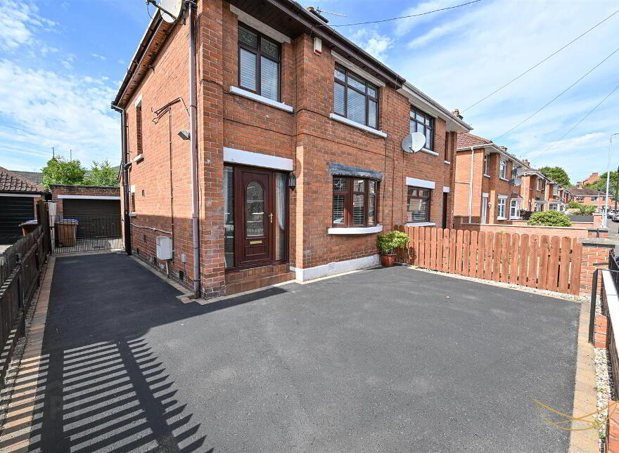 16 Mountainview Parade, Belfast, BT14 7GY