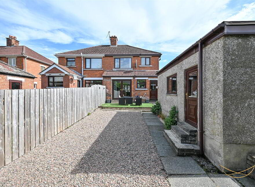 16 Mountainview Parade, Belfast, BT14 7GY