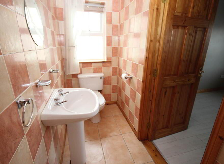 9 Orchard Close, Manorcunningham, F92NV99