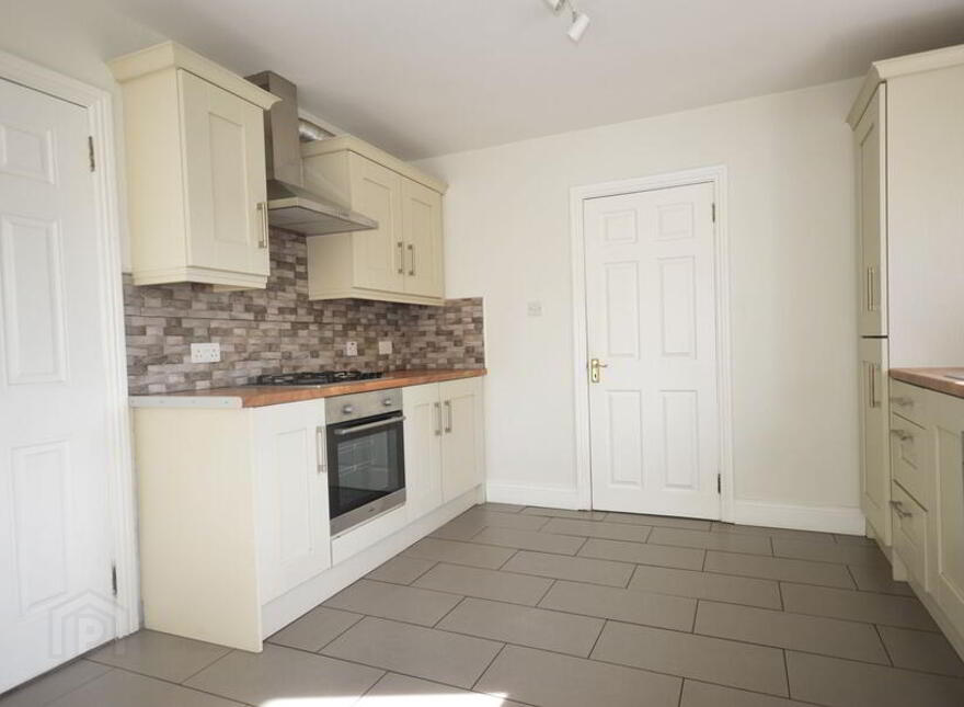 29 Admiran Park, Stranorlar, F93X96W