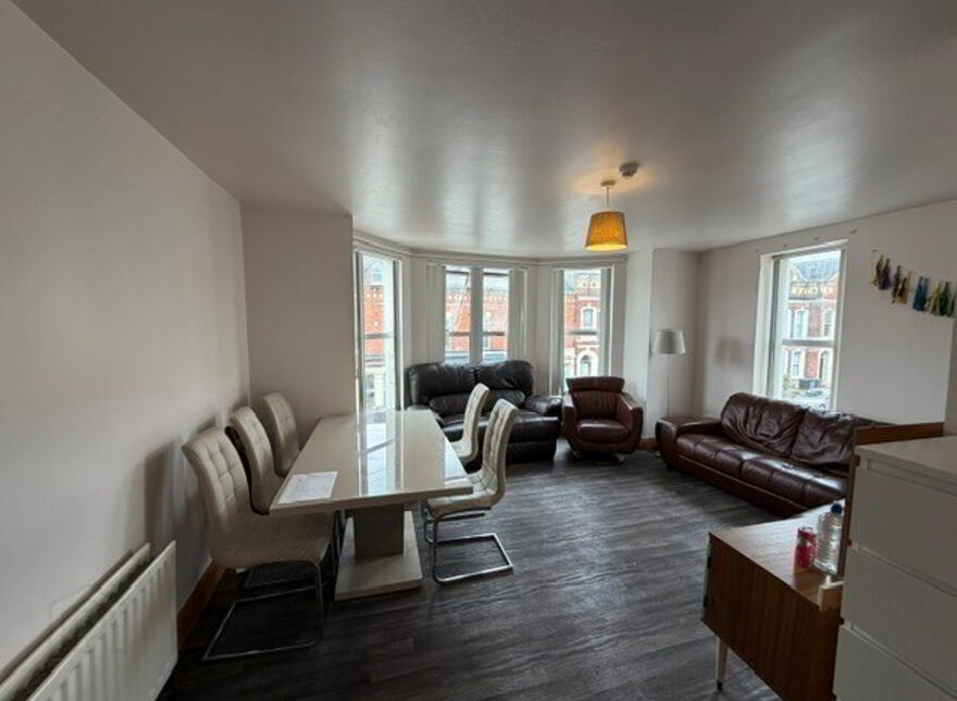 Flat 6-12 Ashley Avenue, Belfast, BT9 7BT
