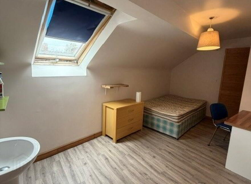 Flat 6-12 Ashley Avenue, Belfast, BT9 7BT